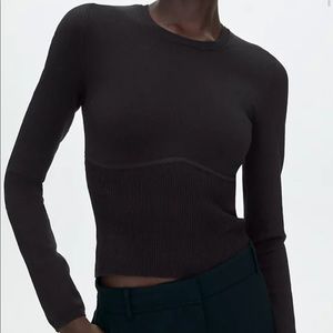 Aritzia Refinery Sculpt Knit Sweater